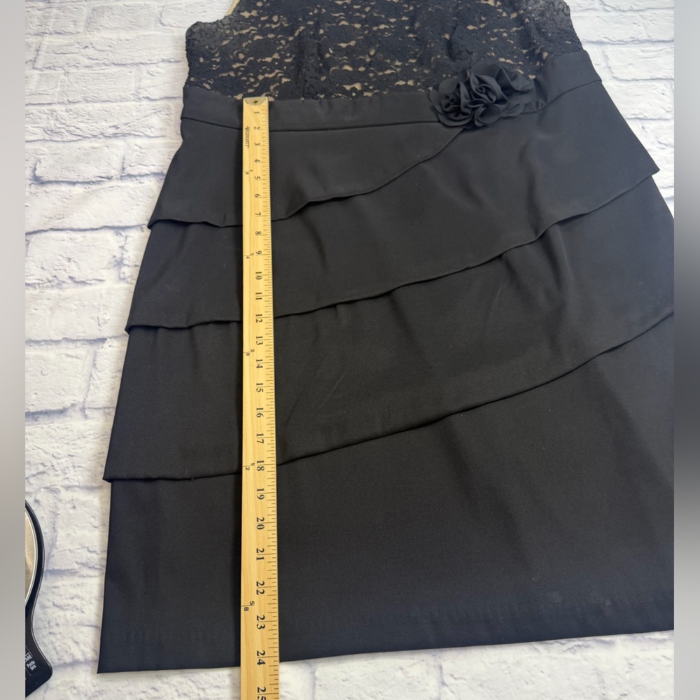Black Lace Tiered Shift Dress with Floral Accent. Sleeveless. Size 16W. - Picture 11 of 12